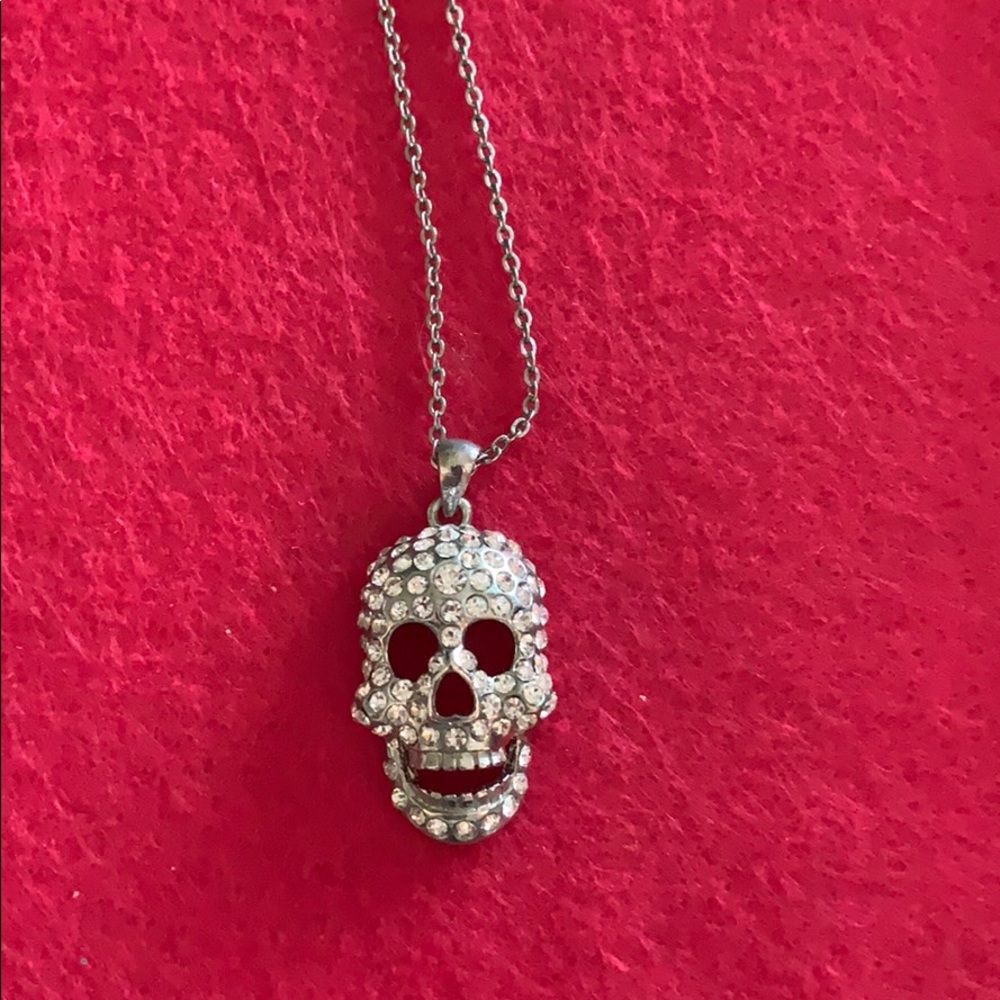 Skull necklace